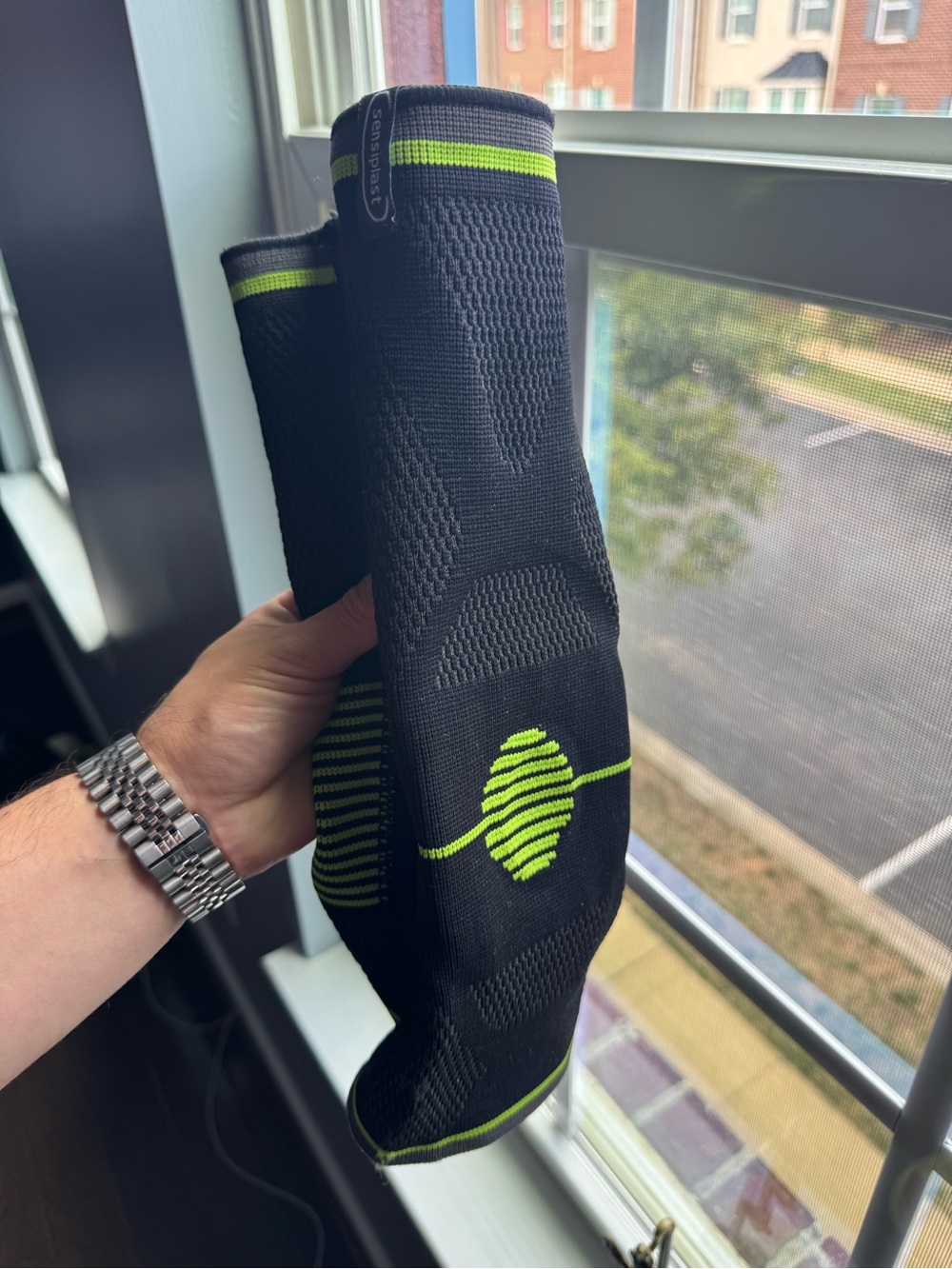 Compression Knee Sleeve with Neon Trim - Picture 4 of 4